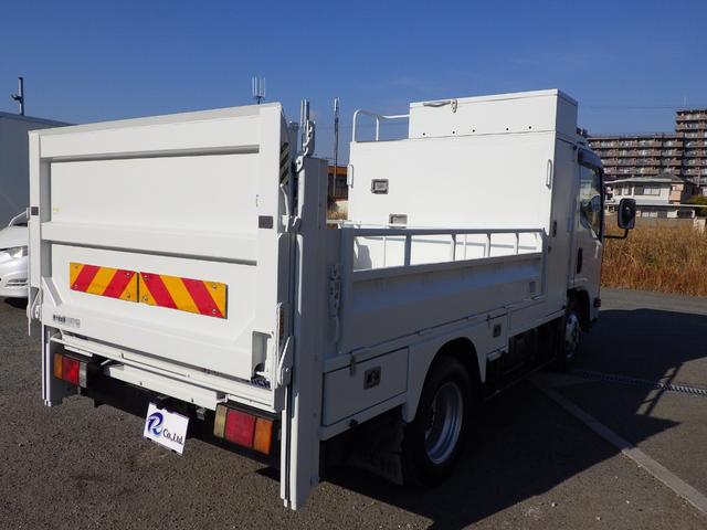 タイタントラック 平ボディ　垂直ＰＧ　積載２．３ｔ　ＡＴ　ディーゼル　荷台内寸２８０×１７７×５１　車輌外寸５１９×１９０×２４９　車両総重量７．５ｔ未満　準中型免許　１ナンバー　エンジン型式　４ＪＪ１　３０００ｃｃ　保証付　普通　トラック（38枚目）