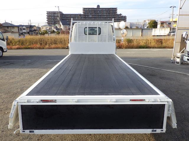 デュトロ 平　積載２ｔ　標準　ロング　全低床　ＡＴ　ディーゼル　荷台内寸４３６×１８０×３８　車両外寸６０２×１９０×２１９　車両総重量５．０ｔ未満　準中型免許証　１ナンバー　エンジン型式Ｎ０４Ｃ　４０００ＣＣ　保証付　小型　トラック（20枚目）