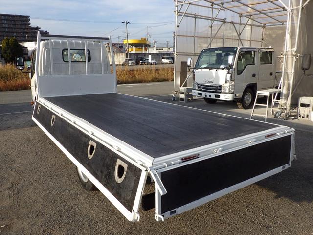 デュトロ 平　積載２ｔ　標準　ロング　全低床　ＡＴ　ディーゼル　荷台内寸４３６×１８０×３８　車両外寸６０２×１９０×２１９　車両総重量５．０ｔ未満　準中型免許証　１ナンバー　エンジン型式Ｎ０４Ｃ　４０００ＣＣ　保証付　小型　トラック（21枚目）