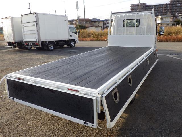 デュトロ 平　積載２ｔ　標準　ロング　全低床　ＡＴ　ディーゼル　荷台内寸４３６×１８０×３８　車両外寸６０２×１９０×２１９　車両総重量５．０ｔ未満　準中型免許証　１ナンバー　エンジン型式Ｎ０４Ｃ　４０００ＣＣ　保証付　小型　トラック（22枚目）