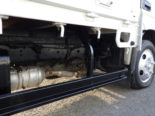 デュトロ 平　積載２ｔ　標準　ロング　全低床　ＡＴ　ディーゼル　荷台内寸４３６×１８０×３８　車両外寸６０２×１９０×２１９　車両総重量５．０ｔ未満　準中型免許証　１ナンバー　エンジン型式Ｎ０４Ｃ　４０００ＣＣ　保証付　小型　トラック（33枚目）