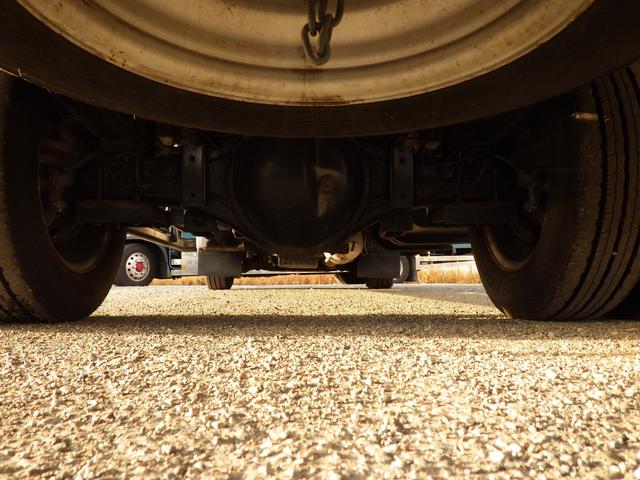 デュトロ 平　積載２ｔ　標準　ロング　全低床　ＡＴ　ディーゼル　荷台内寸４３６×１８０×３８　車両外寸６０２×１９０×２１９　車両総重量５．０ｔ未満　準中型免許証　１ナンバー　エンジン型式Ｎ０４Ｃ　４０００ＣＣ　保証付　小型　トラック（44枚目）