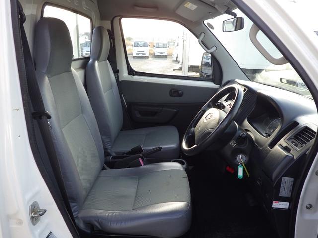 ライトエーストラック 平ボディ　Ｘエディション　積載０．８ｔ　ＡＴ　ガソリン　荷台内寸２５０×１６０×３７　車両外寸４２７×１６７×１８９　車両総重量３．５ｔ未満　荷台地上高約７２ｃｍ　新普通免許　４ナンバー　エンジン型式　３ＳＺ　１５００ｃｃ　保証付　小型　トラック（7枚目）