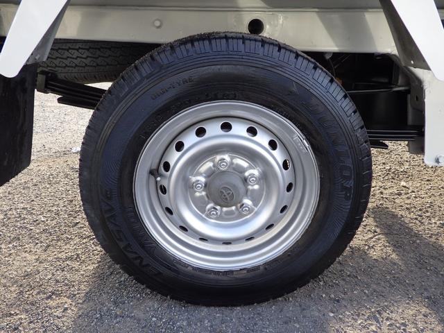 ライトエーストラック 平ボディ　Ｘエディション　積載０．８ｔ　ＡＴ　ガソリン　荷台内寸２５０×１６０×３７　車両外寸４２７×１６７×１８９　車両総重量３．５ｔ未満　荷台地上高約７２ｃｍ　新普通免許　４ナンバー　エンジン型式　３ＳＺ　１５００ｃｃ　保証付　小型　トラック（29枚目）