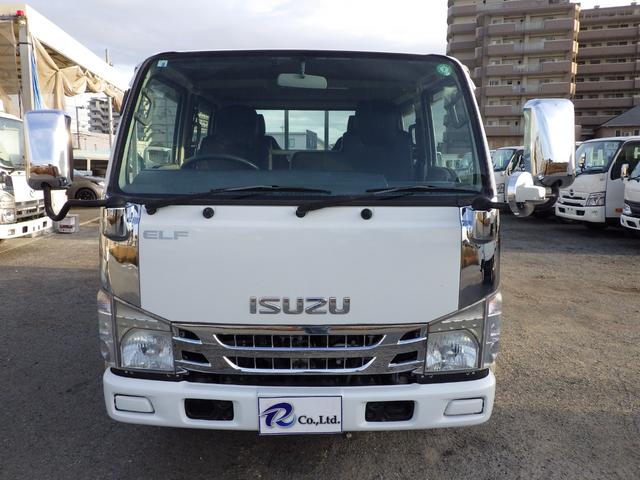 エルフトラック Ｗキャブ　積載１．５ｔ　低床　ＭＴ　ディーゼル　荷台内寸２０８×１６０×３８　車両外寸４６９×１６９×１９８　車両総重量５．０ｔ未満　準中型免許証　４ナンバー　エンジン型式４ＪＪ１　３０００ＣＣ　保証付　小型　トラック（4枚目）