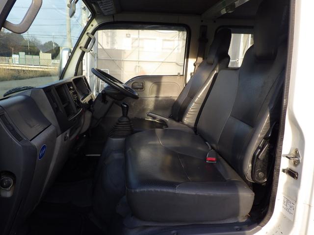 エルフトラック Ｗキャブ　積載１．５ｔ　低床　ＭＴ　ディーゼル　荷台内寸２０８×１６０×３８　車両外寸４６９×１６９×１９８　車両総重量５．０ｔ未満　準中型免許証　４ナンバー　エンジン型式４ＪＪ１　３０００ＣＣ　保証付　小型　トラック（8枚目）