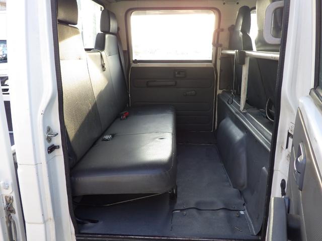 エルフトラック Ｗキャブ　積載１．５ｔ　低床　ＭＴ　ディーゼル　荷台内寸２０８×１６０×３８　車両外寸４６９×１６９×１９８　車両総重量５．０ｔ未満　準中型免許証　４ナンバー　エンジン型式４ＪＪ１　３０００ＣＣ　保証付　小型　トラック（9枚目）