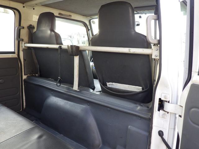 エルフトラック Ｗキャブ　積載１．５ｔ　低床　ＭＴ　ディーゼル　荷台内寸２０８×１６０×３８　車両外寸４６９×１６９×１９８　車両総重量５．０ｔ未満　準中型免許証　４ナンバー　エンジン型式４ＪＪ１　３０００ＣＣ　保証付　小型　トラック（10枚目）