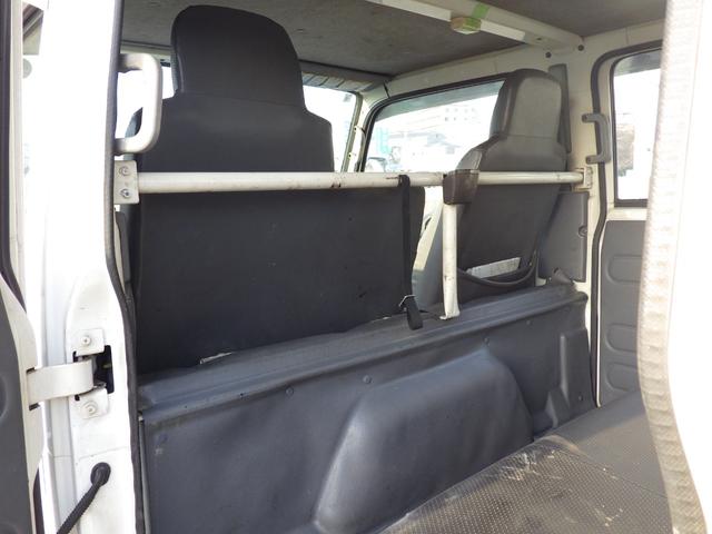 エルフトラック Ｗキャブ　積載１．５ｔ　低床　ＭＴ　ディーゼル　荷台内寸２０８×１６０×３８　車両外寸４６９×１６９×１９８　車両総重量５．０ｔ未満　準中型免許証　４ナンバー　エンジン型式４ＪＪ１　３０００ＣＣ　保証付　小型　トラック（13枚目）