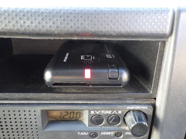 エルフトラック Ｗキャブ　積載１．５ｔ　低床　ＭＴ　ディーゼル　荷台内寸２０８×１６０×３８　車両外寸４６９×１６９×１９８　車両総重量５．０ｔ未満　準中型免許証　４ナンバー　エンジン型式４ＪＪ１　３０００ＣＣ　保証付　小型　トラック（17枚目）