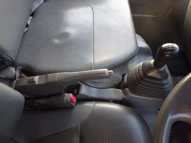 エルフトラック Ｗキャブ　積載１．５ｔ　低床　ＭＴ　ディーゼル　荷台内寸２０８×１６０×３８　車両外寸４６９×１６９×１９８　車両総重量５．０ｔ未満　準中型免許証　４ナンバー　エンジン型式４ＪＪ１　３０００ＣＣ　保証付　小型　トラック（20枚目）