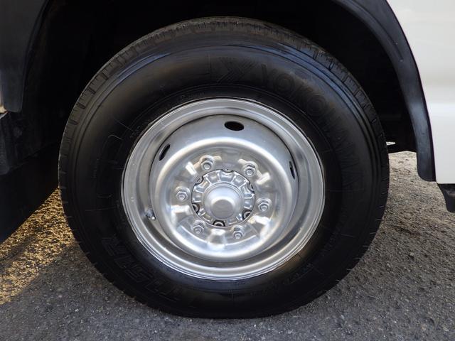 エルフトラック Ｗキャブ　積載１．５ｔ　低床　ＭＴ　ディーゼル　荷台内寸２０８×１６０×３８　車両外寸４６９×１６９×１９８　車両総重量５．０ｔ未満　準中型免許証　４ナンバー　エンジン型式４ＪＪ１　３０００ＣＣ　保証付　小型　トラック（29枚目）