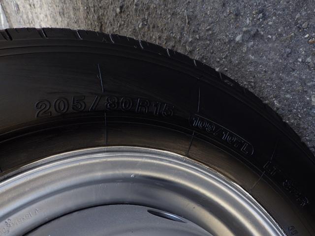 エルフトラック Ｗキャブ　積載１．５ｔ　低床　ＭＴ　ディーゼル　荷台内寸２０８×１６０×３８　車両外寸４６９×１６９×１９８　車両総重量５．０ｔ未満　準中型免許証　４ナンバー　エンジン型式４ＪＪ１　３０００ＣＣ　保証付　小型　トラック（30枚目）