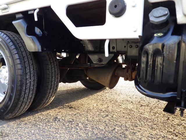 エルフトラック Ｗキャブ　積載１．５ｔ　低床　ＭＴ　ディーゼル　荷台内寸２０８×１６０×３８　車両外寸４６９×１６９×１９８　車両総重量５．０ｔ未満　準中型免許証　４ナンバー　エンジン型式４ＪＪ１　３０００ＣＣ　保証付　小型　トラック（36枚目）