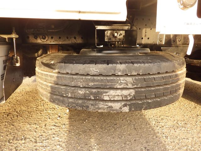 エルフトラック Ｗキャブ　積載１．５ｔ　低床　ＭＴ　ディーゼル　荷台内寸２０８×１６０×３８　車両外寸４６９×１６９×１９８　車両総重量５．０ｔ未満　準中型免許証　４ナンバー　エンジン型式４ＪＪ１　３０００ＣＣ　保証付　小型　トラック（38枚目）