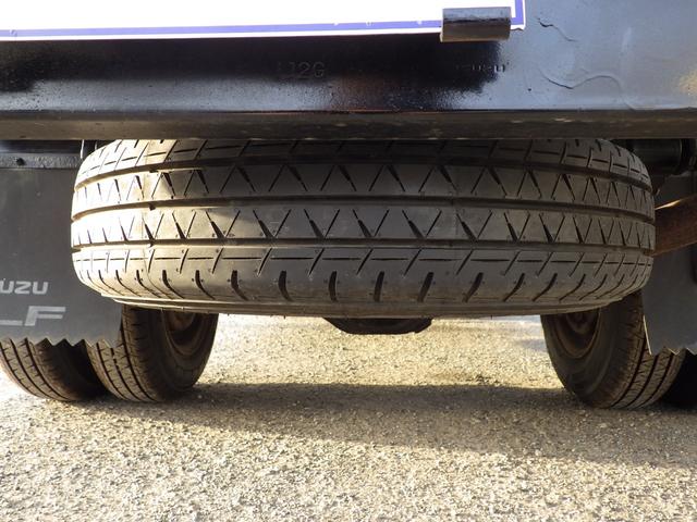 エルフトラック Ｗキャブ　積載１．５ｔ　低床　ＭＴ　ディーゼル　荷台内寸２０８×１６０×３８　車両外寸４６９×１６９×１９８　車両総重量５．０ｔ未満　準中型免許証　４ナンバー　エンジン型式４ＪＪ１　３０００ＣＣ　保証付　小型　トラック（42枚目）