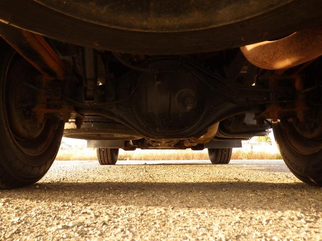 エルフトラック Ｗキャブ　積載１．５ｔ　低床　ＭＴ　ディーゼル　荷台内寸２０８×１６０×３８　車両外寸４６９×１６９×１９８　車両総重量５．０ｔ未満　準中型免許証　４ナンバー　エンジン型式４ＪＪ１　３０００ＣＣ　保証付　小型　トラック（43枚目）