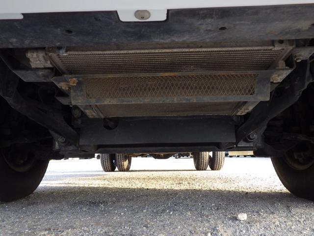 エルフトラック Ｗキャブ　積載１．５ｔ　低床　ＭＴ　ディーゼル　荷台内寸２０８×１６０×３８　車両外寸４６９×１６９×１９８　車両総重量５．０ｔ未満　準中型免許証　４ナンバー　エンジン型式４ＪＪ１　３０００ＣＣ　保証付　小型　トラック（44枚目）