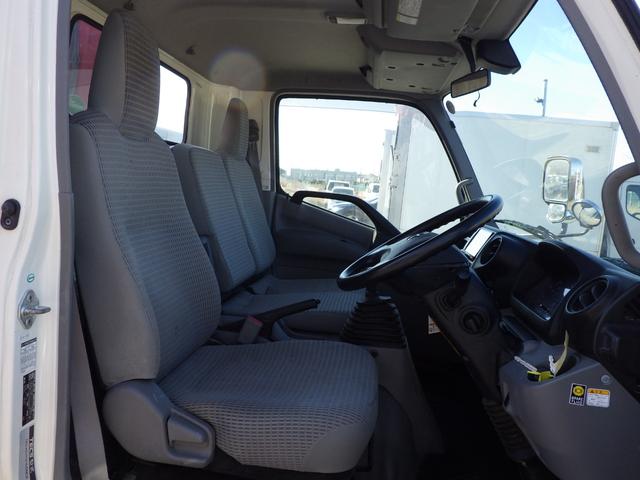 トヨエース ３段クレーン　ラジコン付き　積載２ｔ　高床　ＭＴ　ディーゼル　荷台内寸３７２×１８９×３７　車両外寸６１８×１９９×２６４　車両総重量７．５ｔ未満　準中型免許証　１ナンバー　エンジン型式Ｎ０４Ｃ　４０００ＣＣ　保証付　小型　トラック（7枚目）