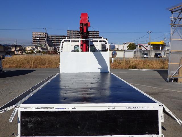 トヨエース ３段クレーン　ラジコン付き　積載２ｔ　高床　ＭＴ　ディーゼル　荷台内寸３７２×１８９×３７　車両外寸６１８×１９９×２６４　車両総重量７．５ｔ未満　準中型免許証　１ナンバー　エンジン型式Ｎ０４Ｃ　４０００ＣＣ　保証付　小型　トラック（20枚目）
