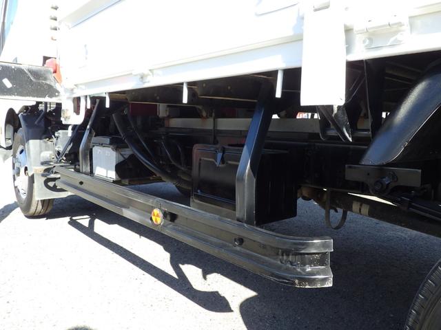 トヨエース ３段クレーン　ラジコン付き　積載２ｔ　高床　ＭＴ　ディーゼル　荷台内寸３７２×１８９×３７　車両外寸６１８×１９９×２６４　車両総重量７．５ｔ未満　準中型免許証　１ナンバー　エンジン型式Ｎ０４Ｃ　４０００ＣＣ　保証付　小型　トラック（36枚目）