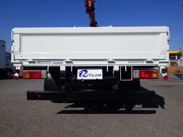 トヨエース ３段クレーン　ラジコン付き　積載２ｔ　高床　ＭＴ　ディーゼル　荷台内寸３７２×１８９×３７　車両外寸６１８×１９９×２６４　車両総重量７．５ｔ未満　準中型免許証　１ナンバー　エンジン型式Ｎ０４Ｃ　４０００ＣＣ　保証付　小型　トラック（37枚目）