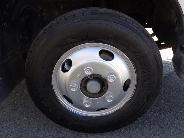 トヨエース ３段クレーン　ラジコン付き　積載２ｔ　高床　ＭＴ　ディーゼル　荷台内寸３７２×１８９×３７　車両外寸６１８×１９９×２６４　車両総重量７．５ｔ未満　準中型免許証　１ナンバー　エンジン型式Ｎ０４Ｃ　４０００ＣＣ　保証付　小型　トラック（40枚目）