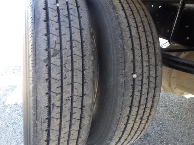 トヨエース ３段クレーン　ラジコン付き　積載２ｔ　高床　ＭＴ　ディーゼル　荷台内寸３７２×１８９×３７　車両外寸６１８×１９９×２６４　車両総重量７．５ｔ未満　準中型免許証　１ナンバー　エンジン型式Ｎ０４Ｃ　４０００ＣＣ　保証付　小型　トラック（44枚目）