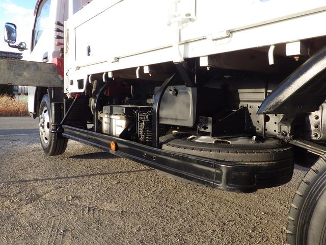 キャンター 4段クレーン 積載3t 標準 ロング MT ラジコン 荷台内寸369×178×38 車両外寸598×193×258 車両総重量7.5t未満 準中型免許 1ナンバー エンジン型式4P10 3000cc 小型 トラック ラジコン フックイン 吊り荷重2.6t(41枚目)