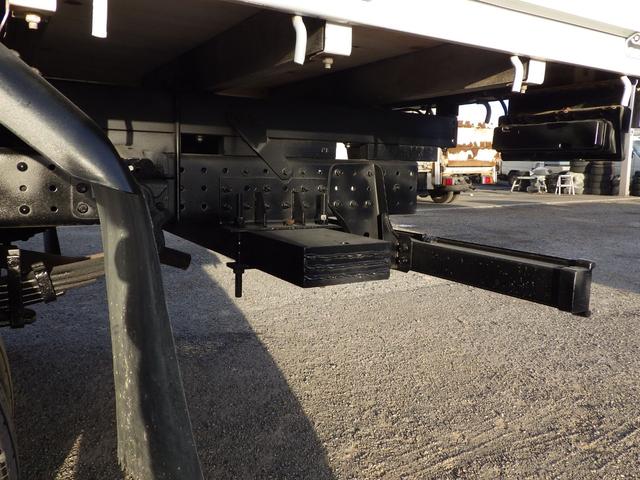 キャンター 4段クレーン 積載3t 標準 ロング MT ラジコン 荷台内寸369×178×38 車両外寸598×193×258 車両総重量7.5t未満 準中型免許 1ナンバー エンジン型式4P10 3000cc 小型 トラック ラジコン フックイン 吊り荷重2.6t(42枚目)