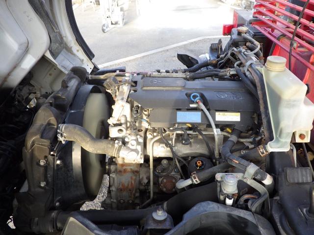 キャンター 4段クレーン 積載3t 標準 ロング MT ラジコン 荷台内寸369×178×38 車両外寸598×193×258 車両総重量7.5t未満 準中型免許 1ナンバー エンジン型式4P10 3000cc 小型 トラック ラジコン フックイン 吊り荷重2.6t(47枚目)