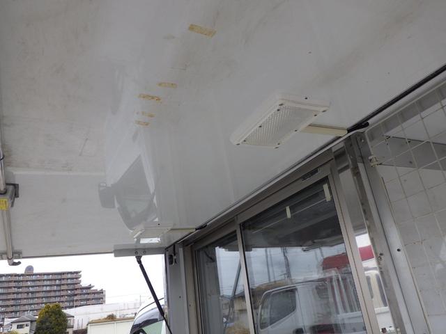 キャリイトラック 移動販売車　中温　８ナンバー　ＡＴ　積載３５０ｋｇ　三菱製冷蔵庫　設定温度－５℃〜２４℃　荷台内室１８０×１３７×１２０　車両外寸３３９×１４７×１２０　車両総重量３．５ｔ未満　新普通免許　８ナンバー　エンジン型式：Ｒ０６Ａ　６６０ｃｃ　小型　トラック（23枚目）