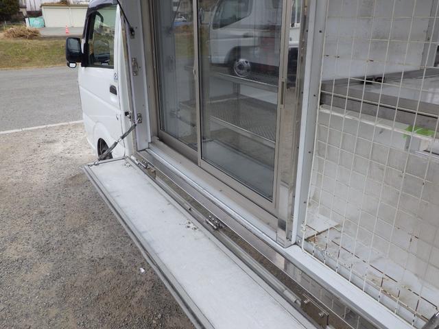 キャリイトラック 移動販売車　中温　８ナンバー　ＡＴ　積載３５０ｋｇ　三菱製冷蔵庫　設定温度－５℃〜２４℃　荷台内室１８０×１３７×１２０　車両外寸３３９×１４７×１２０　車両総重量３．５ｔ未満　新普通免許　８ナンバー　エンジン型式：Ｒ０６Ａ　６６０ｃｃ　小型　トラック（25枚目）