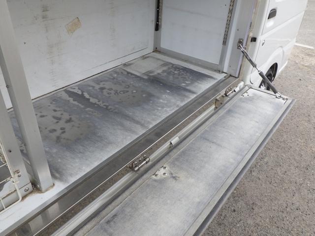 キャリイトラック 移動販売車　中温　８ナンバー　ＡＴ　積載３５０ｋｇ　三菱製冷蔵庫　設定温度－５℃〜２４℃　荷台内室１８０×１３７×１２０　車両外寸３３９×１４７×１２０　車両総重量３．５ｔ未満　新普通免許　８ナンバー　エンジン型式：Ｒ０６Ａ　６６０ｃｃ　小型　トラック（34枚目）