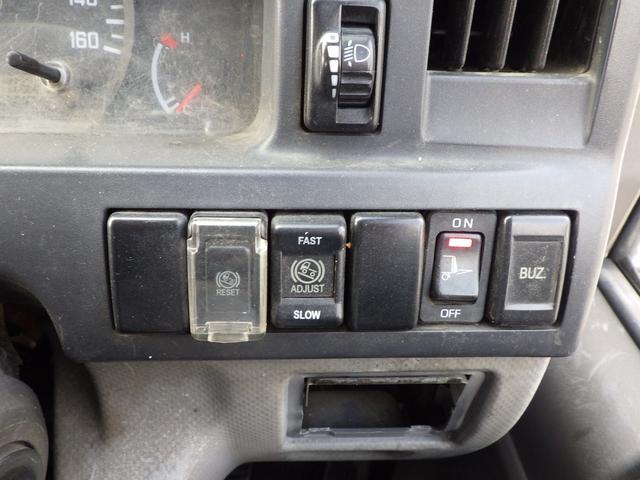 タイタントラック 平　垂直ＰＧ　積載１．３５ｔ　低床　ＭＴ　ディーゼル　荷台内寸３０４×１６０×３８　車両外寸４６８×１６９×１９５　車両総重量５．０ｔ未満　準中型免許　４ナンバー　エンジン型式　４ＪＪ１　３０００ｃｃ　保証付　小型　トラック（14枚目）