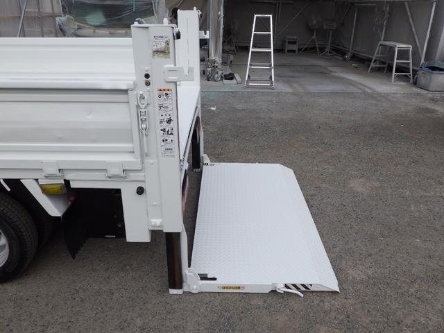 タイタントラック 平　垂直ＰＧ　積載１．３５ｔ　低床　ＭＴ　ディーゼル　荷台内寸３０４×１６０×３８　車両外寸４６８×１６９×１９５　車両総重量５．０ｔ未満　準中型免許　４ナンバー　エンジン型式　４ＪＪ１　３０００ｃｃ　保証付　小型　トラック（28枚目）