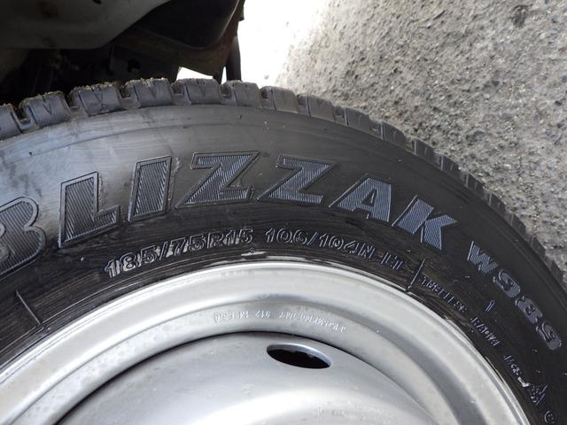 タイタントラック 平　垂直ＰＧ　積載１．３５ｔ　低床　ＭＴ　ディーゼル　荷台内寸３０４×１６０×３８　車両外寸４６８×１６９×１９５　車両総重量５．０ｔ未満　準中型免許　４ナンバー　エンジン型式　４ＪＪ１　３０００ｃｃ　保証付　小型　トラック（33枚目）