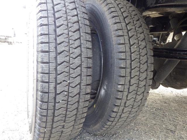 タイタントラック 平　垂直ＰＧ　積載１．３５ｔ　低床　ＭＴ　ディーゼル　荷台内寸３０４×１６０×３８　車両外寸４６８×１６９×１９５　車両総重量５．０ｔ未満　準中型免許　４ナンバー　エンジン型式　４ＪＪ１　３０００ｃｃ　保証付　小型　トラック（36枚目）