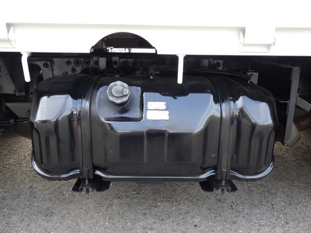 タイタントラック 平　垂直ＰＧ　積載１．３５ｔ　低床　ＭＴ　ディーゼル　荷台内寸３０４×１６０×３８　車両外寸４６８×１６９×１９５　車両総重量５．０ｔ未満　準中型免許　４ナンバー　エンジン型式　４ＪＪ１　３０００ｃｃ　保証付　小型　トラック（38枚目）