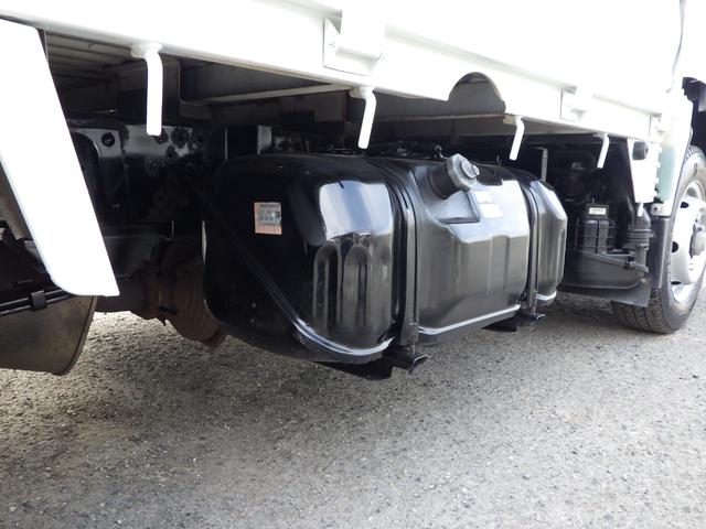 タイタントラック 平　垂直ＰＧ　積載１．３５ｔ　低床　ＭＴ　ディーゼル　荷台内寸３０４×１６０×３８　車両外寸４６８×１６９×１９５　車両総重量５．０ｔ未満　準中型免許　４ナンバー　エンジン型式　４ＪＪ１　３０００ｃｃ　保証付　小型　トラック（39枚目）