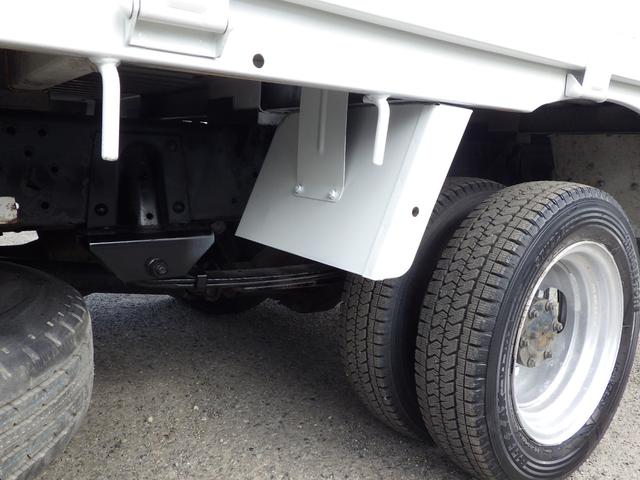 タイタントラック 平　垂直ＰＧ　積載１．３５ｔ　低床　ＭＴ　ディーゼル　荷台内寸３０４×１６０×３８　車両外寸４６８×１６９×１９５　車両総重量５．０ｔ未満　準中型免許　４ナンバー　エンジン型式　４ＪＪ１　３０００ｃｃ　保証付　小型　トラック（40枚目）