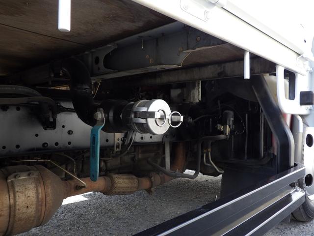 ダイナトラック 平　垂直ＰＧ　積載２ｔ　標準　ロング　全低床　ＭＴ　軽油　荷台内寸４３０×１７５×６６　車両外寸５９８×１８８×２２２　車両総重量７．５ｔ未満　昇降能力６００キロ　ロング　準中型免許　１ナンバー　エンジン型式　Ｎ０４Ｃ　４０００ｃｃ　保証付　小型　トラック（37枚目）