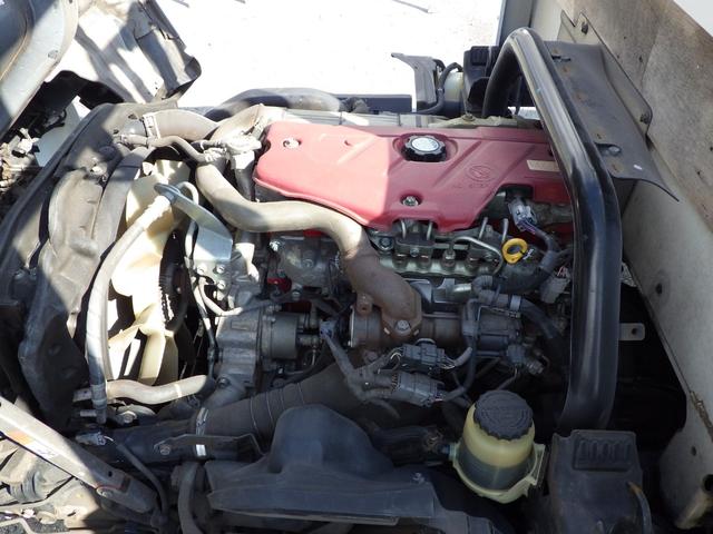 ダイナトラック 平　垂直ＰＧ　積載２ｔ　標準　ロング　全低床　ＭＴ　軽油　荷台内寸４３０×１７５×６６　車両外寸５９８×１８８×２２２　車両総重量７．５ｔ未満　昇降能力６００キロ　ロング　準中型免許　１ナンバー　エンジン型式　Ｎ０４Ｃ　４０００ｃｃ　保証付　小型　トラック（48枚目）