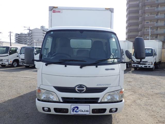 デュトロ 保冷車・積載2t・全低床・AT・ディーゼル 荷台内寸296×175×184 車両外寸491×188×279 荷台地上高約72cm 車両総重量5.0t未満 準中型免許証 1ナンバー エンジン型式 N04C 4000CC 小型 トラック(4枚目)