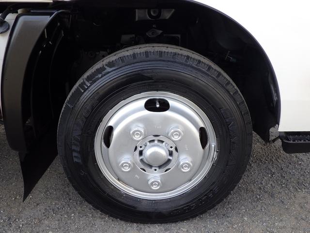 デュトロ 保冷車・積載2t・全低床・AT・ディーゼル 荷台内寸296×175×184 車両外寸491×188×279 荷台地上高約72cm 車両総重量5.0t未満 準中型免許証 1ナンバー エンジン型式 N04C 4000CC 小型 トラック(32枚目)