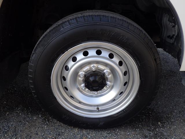 ダイナトラック Ｗキャブ・積載１．２５ｔ・ＭＴ・ガソリン　荷台内寸２０９×１５９×３８　車両外寸４６９×１６９×１９８　車両総重量３．５ｔ未満　荷台地上高　約７６　新普通免許　４ナンバー　エンジン型式／１ＴＲ　全ドアパワーウィンドウ　２０００ｃｃ（32枚目）