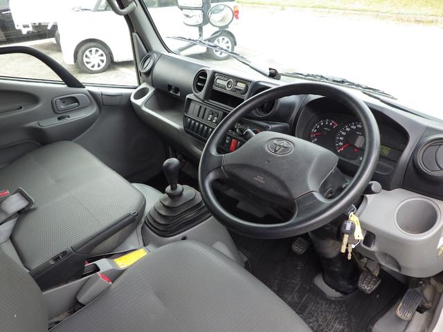 トヨエース 平　Ｗキャブ　１．２５ｔ　１０尺　標準　低床　ＭＴ　ガソリン　荷台内寸　２０８×１６０×３８　車両外寸　４６９×１６９×１９８　荷台地上高約　７１　車両総重量　３．５ｔ未満　普通免許　４ナンバー　エンジン型式　１ＴＲ　２０００ｃｃ　保障付　小型　トラック（6枚目）