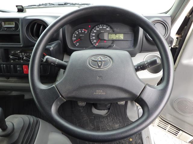 トヨエース 平　Ｗキャブ　１．２５ｔ　１０尺　標準　低床　ＭＴ　ガソリン　荷台内寸　２０８×１６０×３８　車両外寸　４６９×１６９×１９８　荷台地上高約　７１　車両総重量　３．５ｔ未満　普通免許　４ナンバー　エンジン型式　１ＴＲ　２０００ｃｃ　保障付　小型　トラック（22枚目）