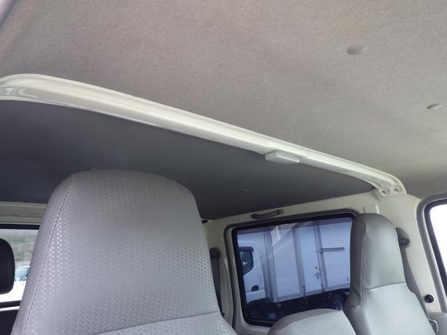 トヨエース 平　Ｗキャブ　１．２５ｔ　１０尺　標準　低床　ＭＴ　ガソリン　荷台内寸　２０８×１６０×３８　車両外寸　４６９×１６９×１９８　荷台地上高約　７１　車両総重量　３．５ｔ未満　普通免許　４ナンバー　エンジン型式　１ＴＲ　２０００ｃｃ　保障付　小型　トラック（24枚目）