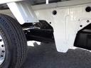 平ボディ　垂直式パワーゲート　積載０．７ｔ　ＡＴ　ガソリン　荷台内寸２５０×１６０×３６　車両外寸４３４×１６７×１８９　車両総重量３．５ｔ未満　昇降能力４００キロ　荷台床鉄板　新普通免許　４ナンバー　エンジン型式３ＳＺ　１５００ｃｃ　小型　トラック（31枚目）